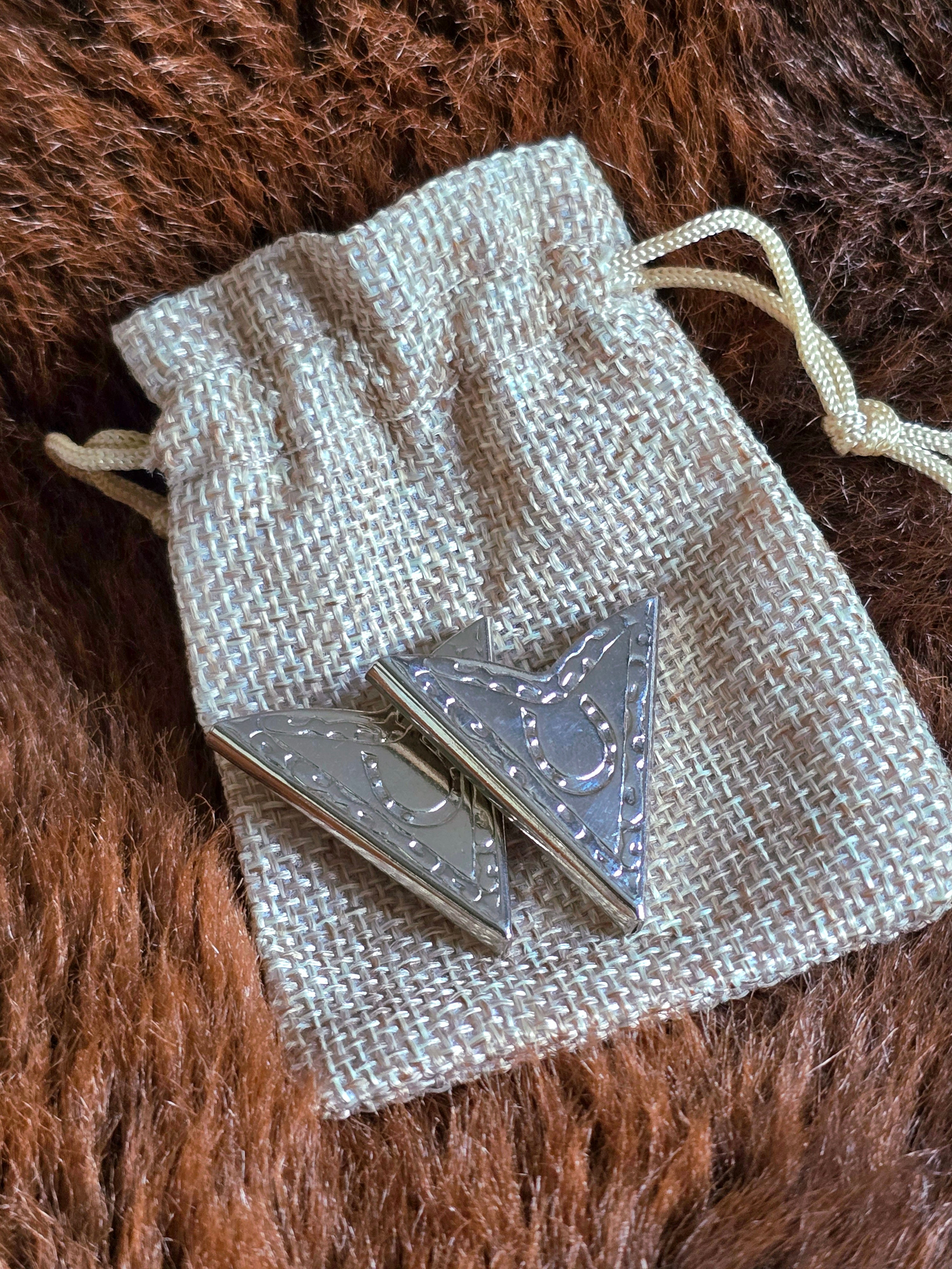 Horse Shoe Collar Clips