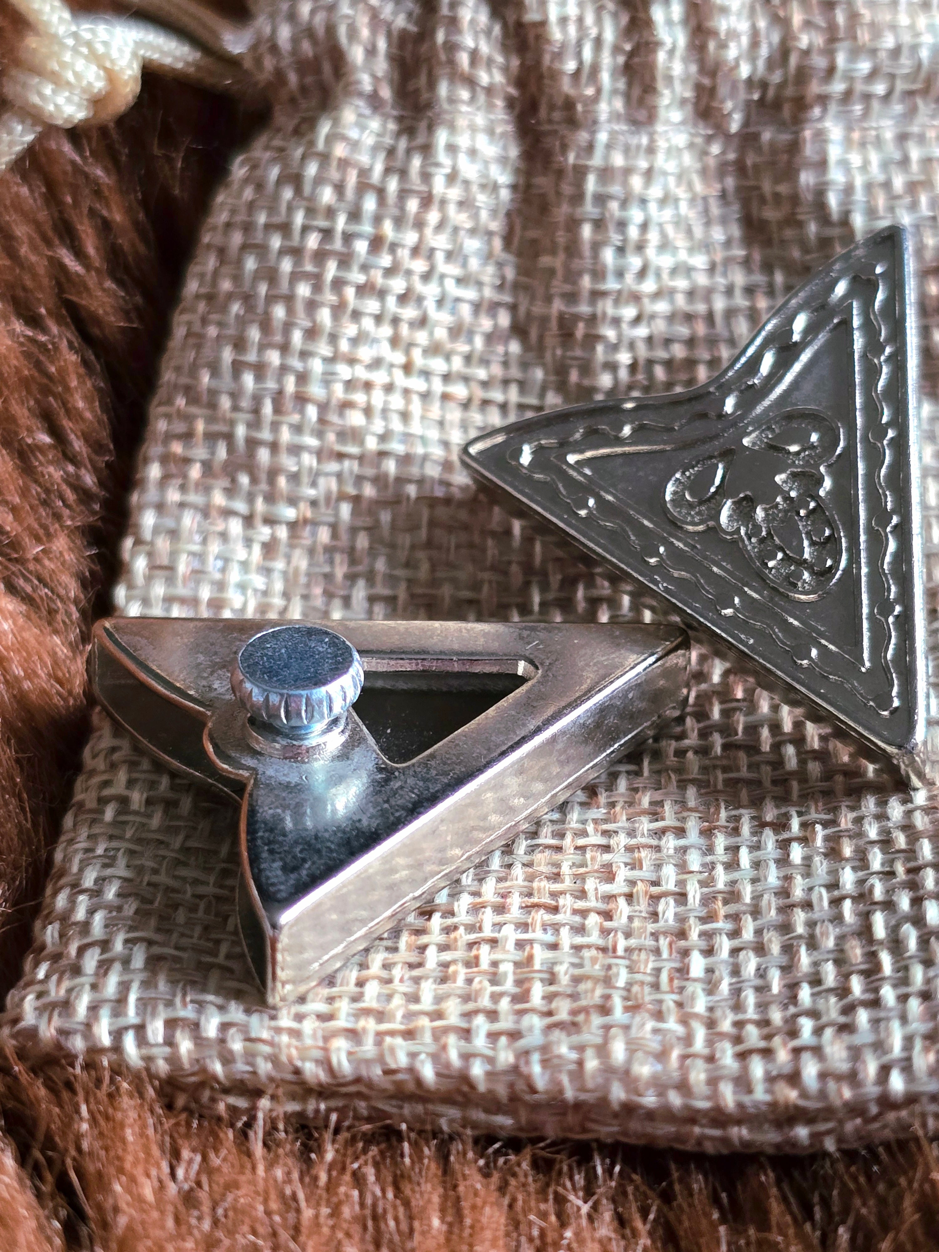 Western Collar Clips