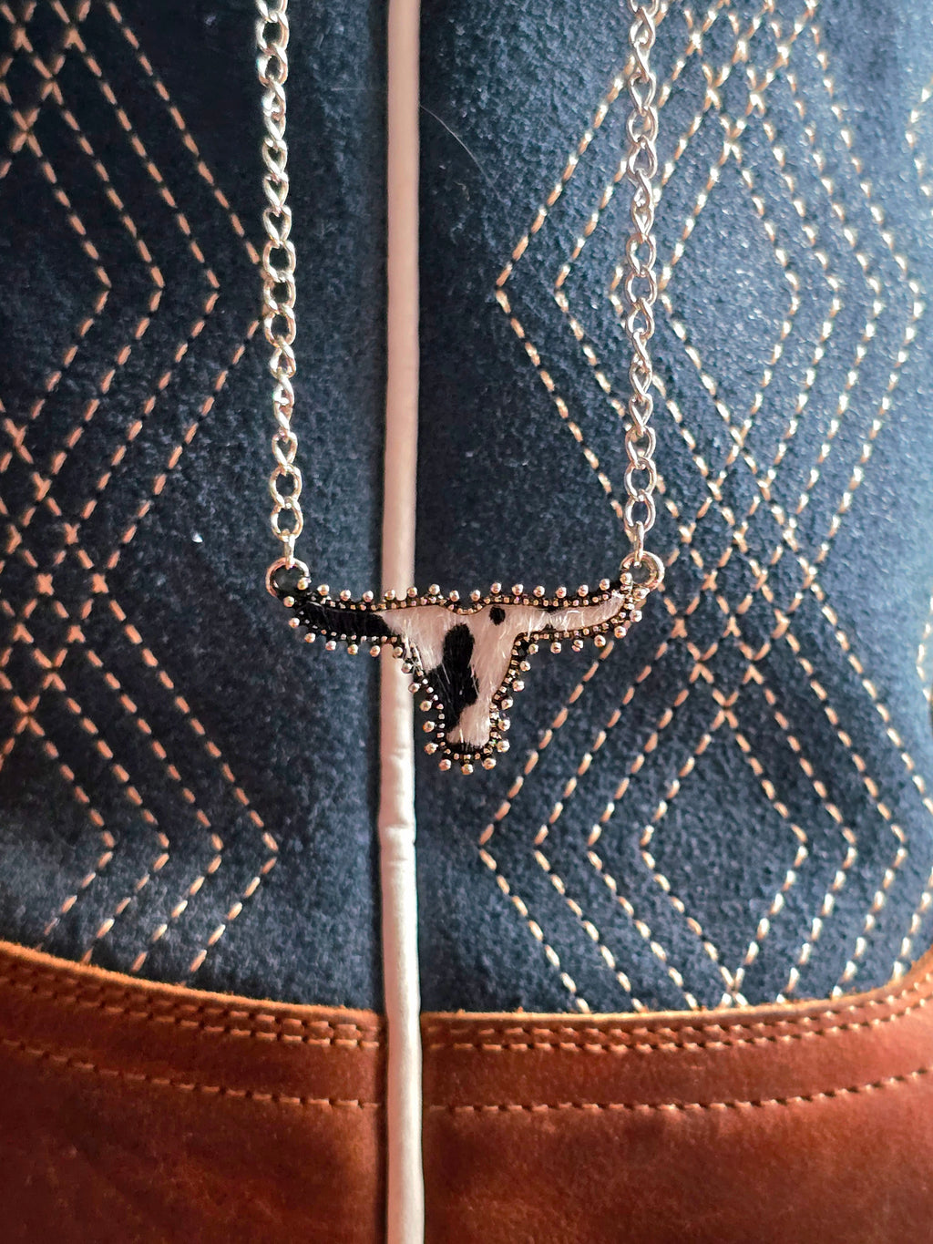 Cowhide Longhorn Pendent Necklace